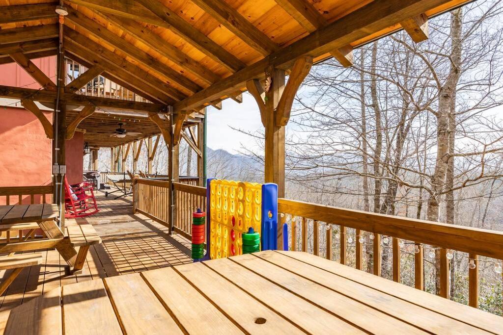 Red Rooster Family Cabin W/Hot Tub+Fire Pit+View Franklin Dış mekan fotoğraf