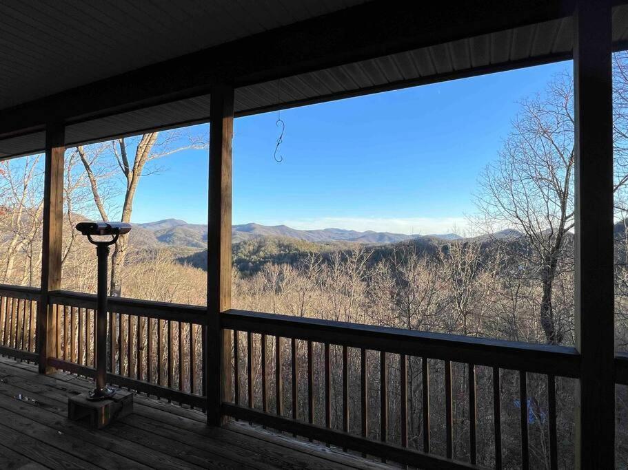 Red Rooster Family Cabin W/Hot Tub+Fire Pit+View Franklin Dış mekan fotoğraf