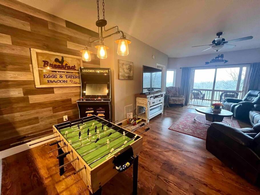 Red Rooster Family Cabin W/Hot Tub+Fire Pit+View Franklin Dış mekan fotoğraf