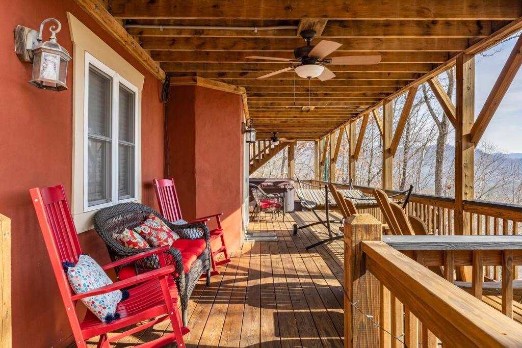 Red Rooster Family Cabin W/Hot Tub+Fire Pit+View Franklin Dış mekan fotoğraf