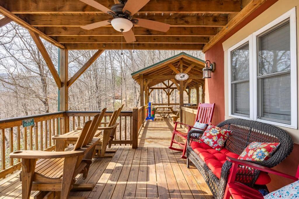 Red Rooster Family Cabin W/Hot Tub+Fire Pit+View Franklin Dış mekan fotoğraf
