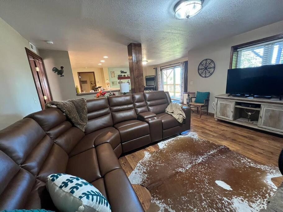 Red Rooster Family Cabin W/Hot Tub+Fire Pit+View Franklin Dış mekan fotoğraf